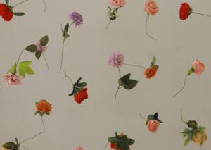 Flowers & Plants - Seamless floral pattern featuring colorful flowe #27383999